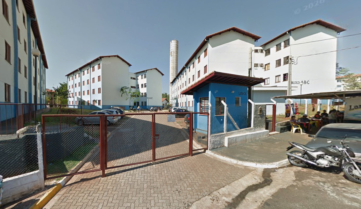 Um apartamento com área construída privativa de 44,89000 m², uma área construída de uso comum de 5,55586 m², e área construída total de 50,44586 m².
