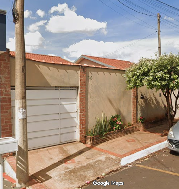 Uma casa residencial com área construída de 52,36 m², encerrando uma área total de 175,72 m² de terreno
