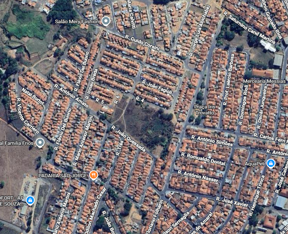 Uma casa Residencial com área construída de 48,89 m², com área total de 208,69 m²